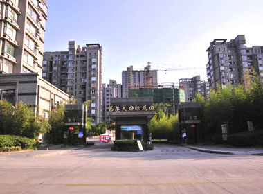 高尔夫国际花园 3室0厅0卫