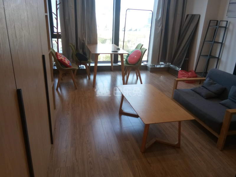 绿地旭辉城10000657客厅图8