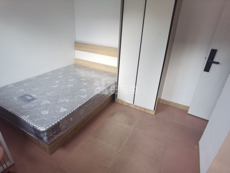 植村五路东二区一巷8号10000883卧室图2