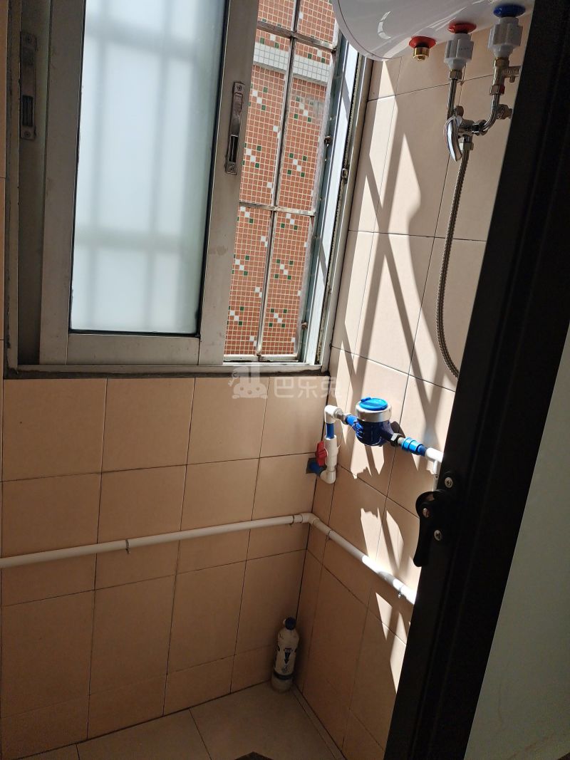 植村五路东二区一巷8号10000887卫生间图5