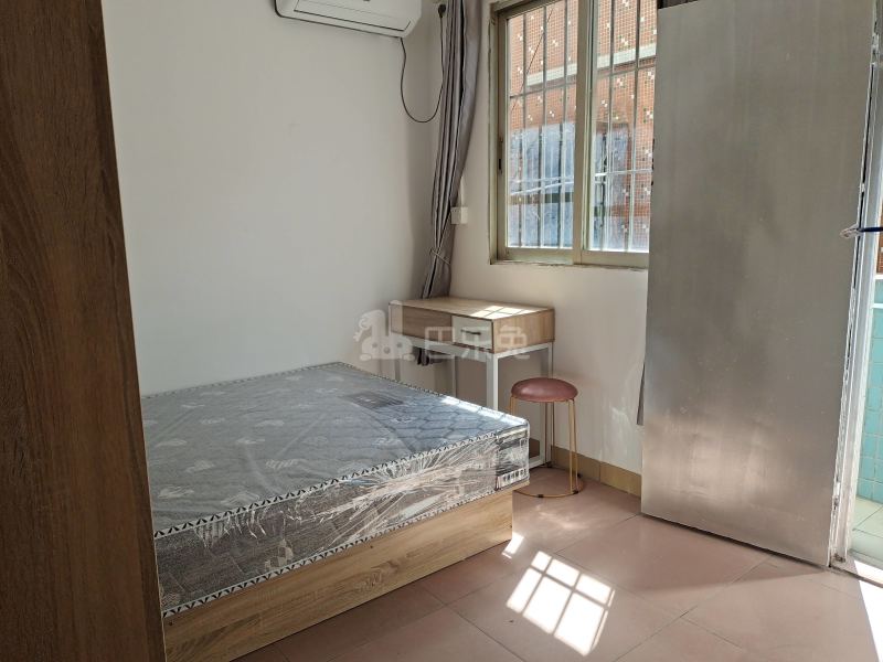 植村五路东二区一巷8号10000887卧室图0