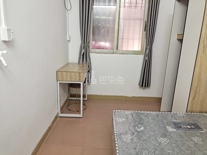 植村五路东二区一巷8号10000889卧室图3