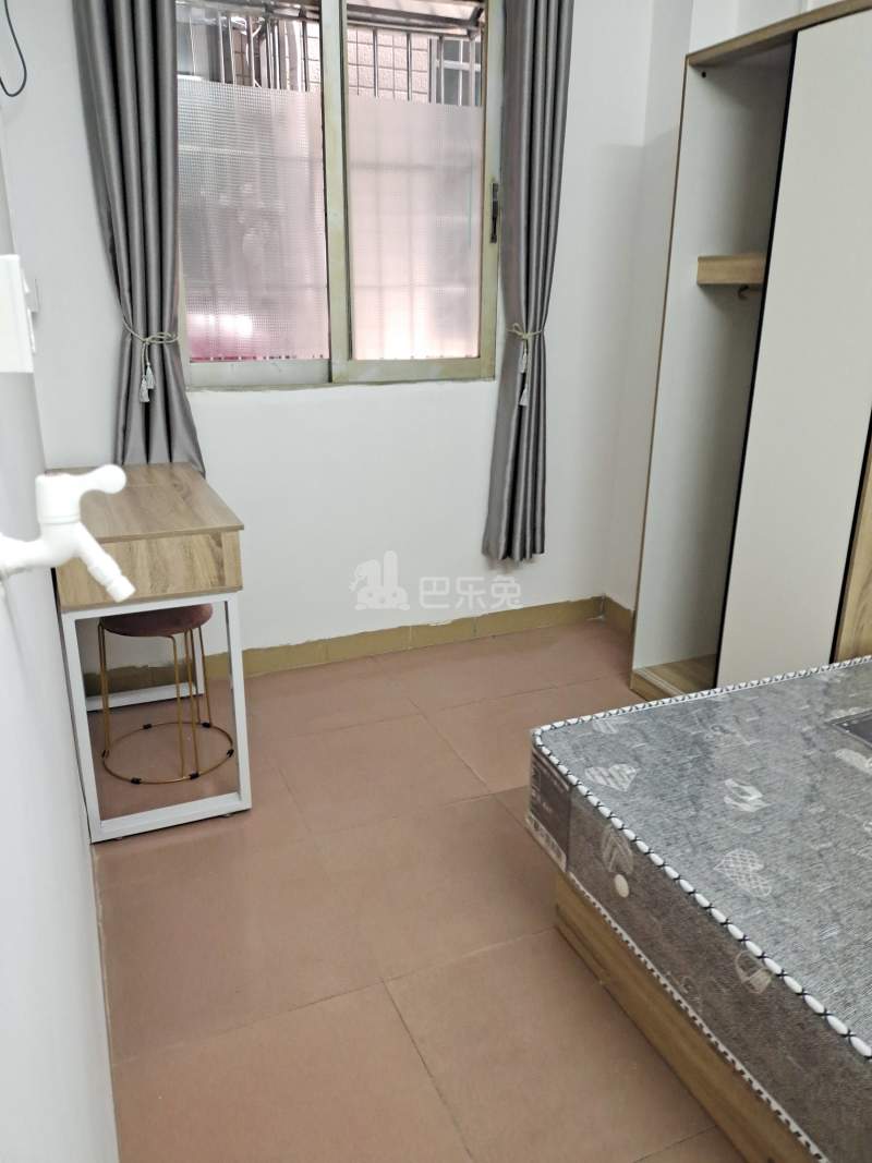 植村五路东二区一巷8号10000889客厅图5