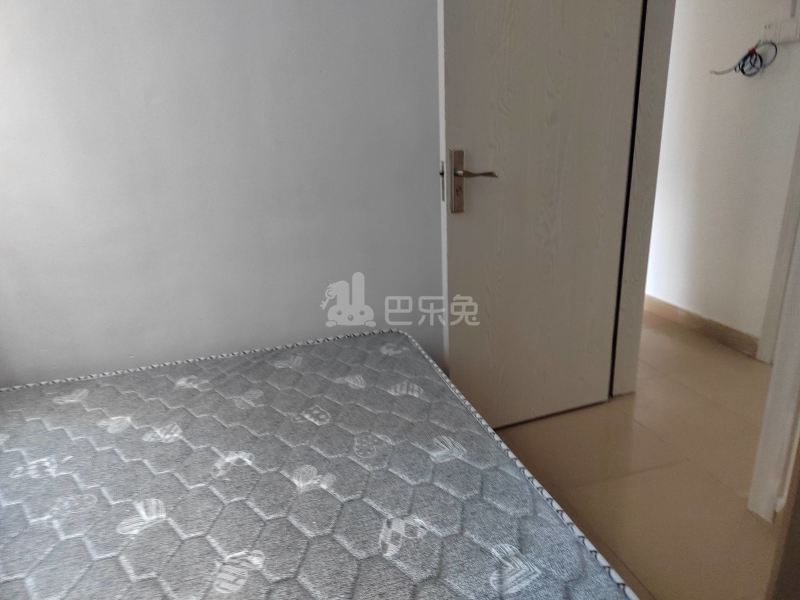 植村五路东二区一巷8号10000893卧室图3