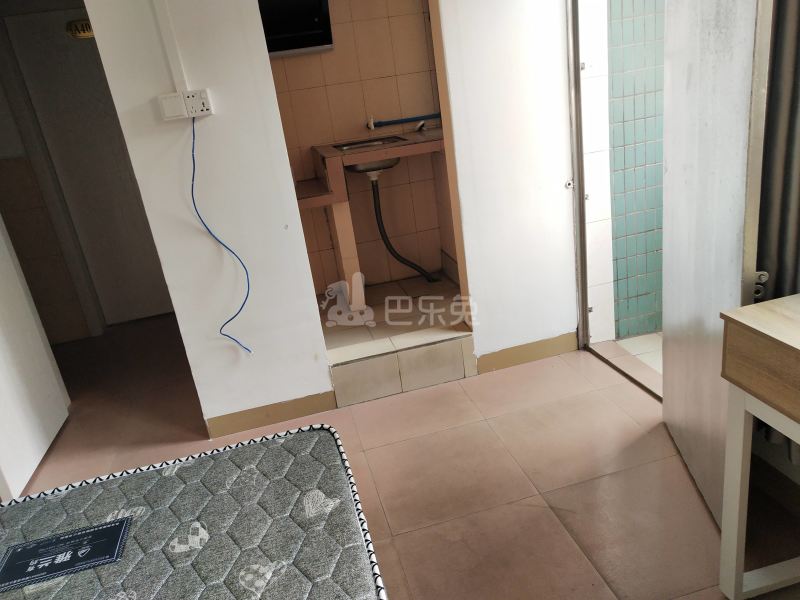 植村五路东二区一巷8号10000901卧室图3