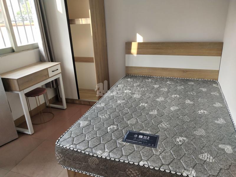 植村五路东二区一巷8号10000901卧室图1