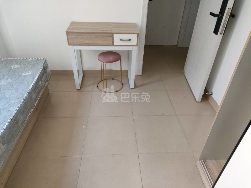 植村五路东二区一巷8号10000902客厅图4