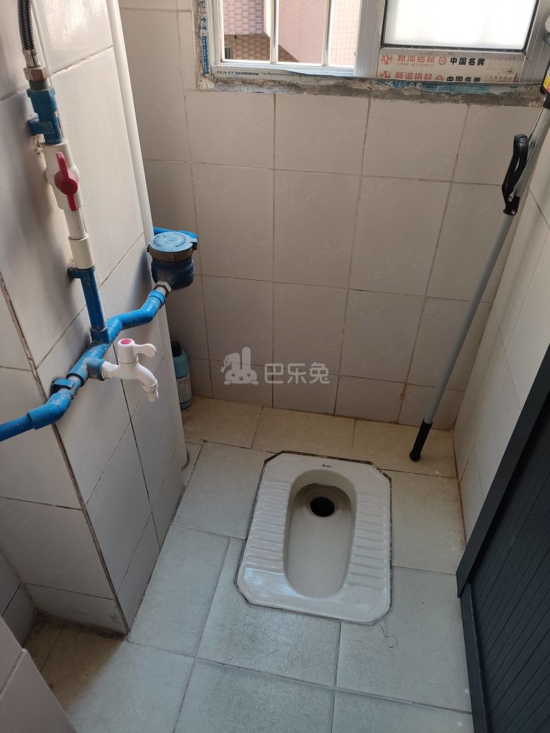 植村五路东二区一巷8号10000902卫生间图7