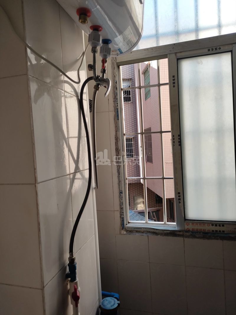 植村五路东二区一巷8号10000902卫生间图8