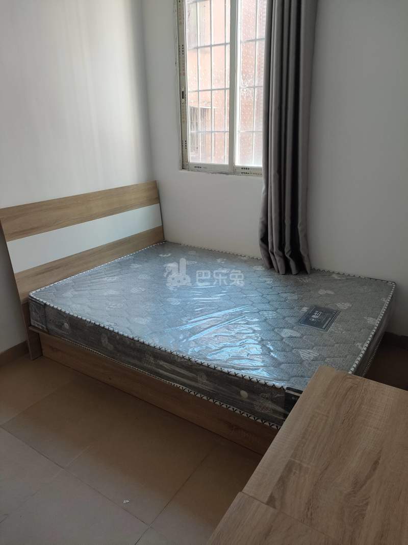 植村五路东二区一巷8号10000902卧室图1