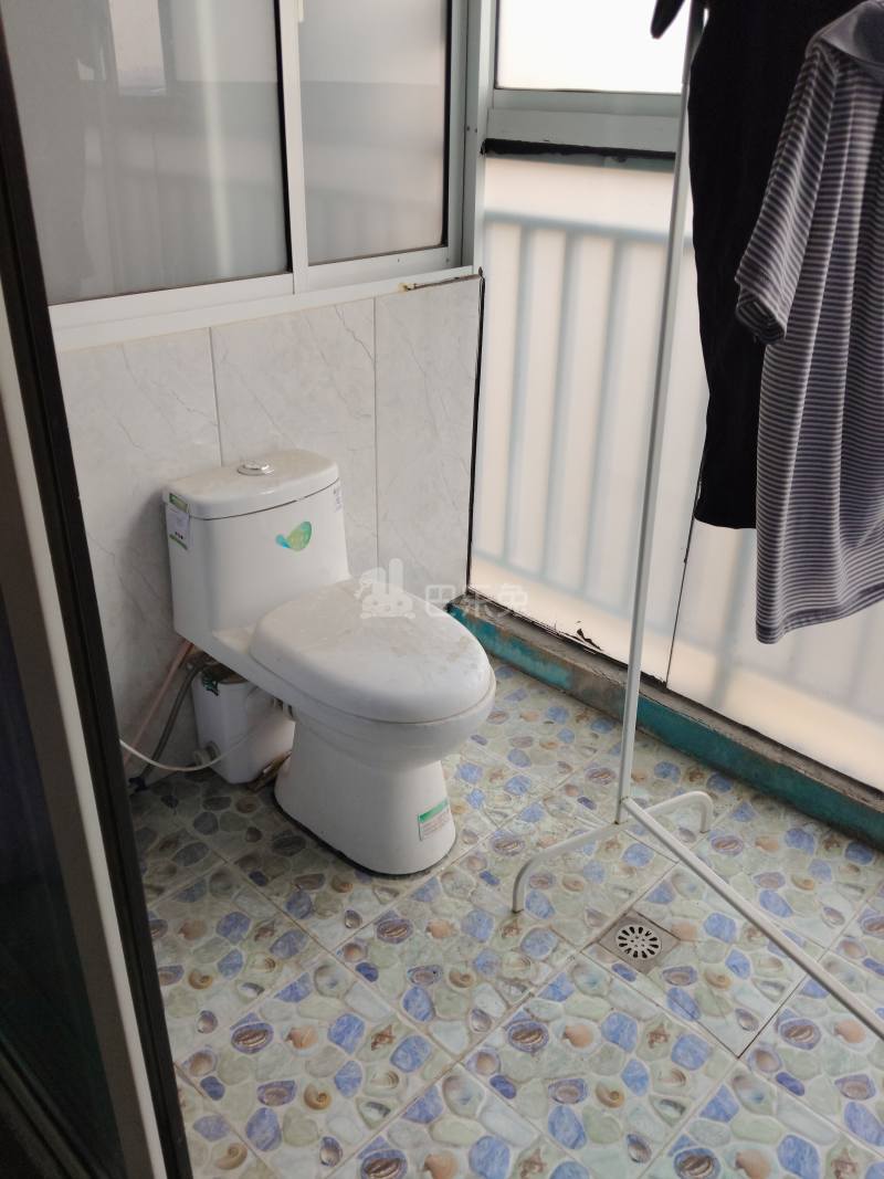 白银时代尚苑三期10001026卫生间图7