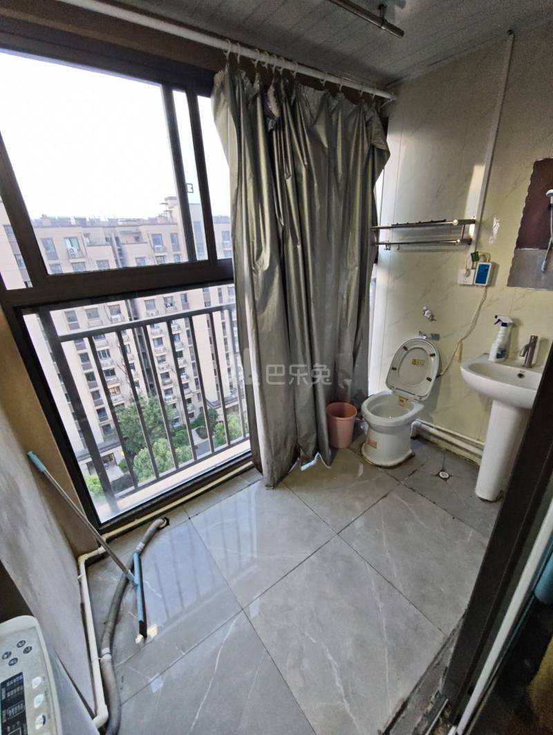 绿地象屿德馨嘉苑（苏河公园）10013001卫生间图7