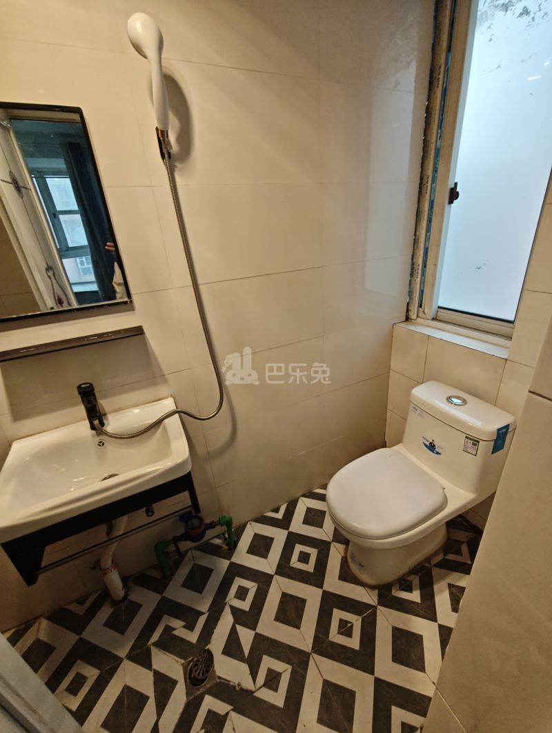 花家浜新村10015569卫生间图6