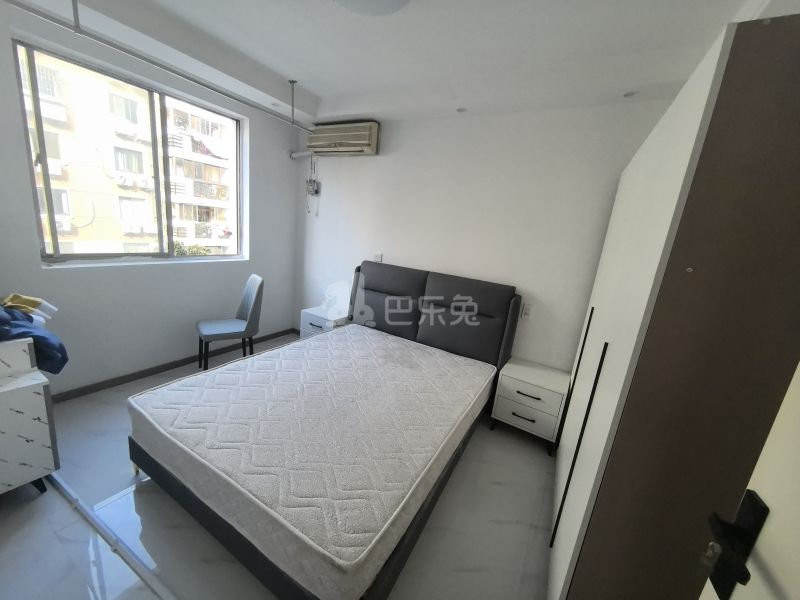 新青浦花苑一区10023353卧室图0