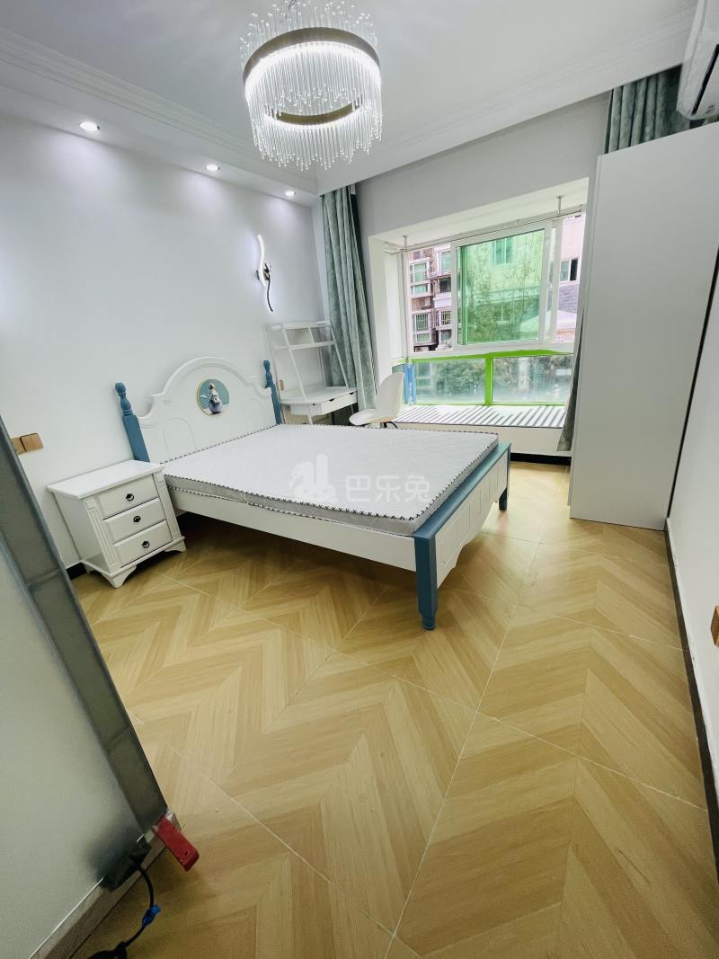 丽和苑10032293客厅图0