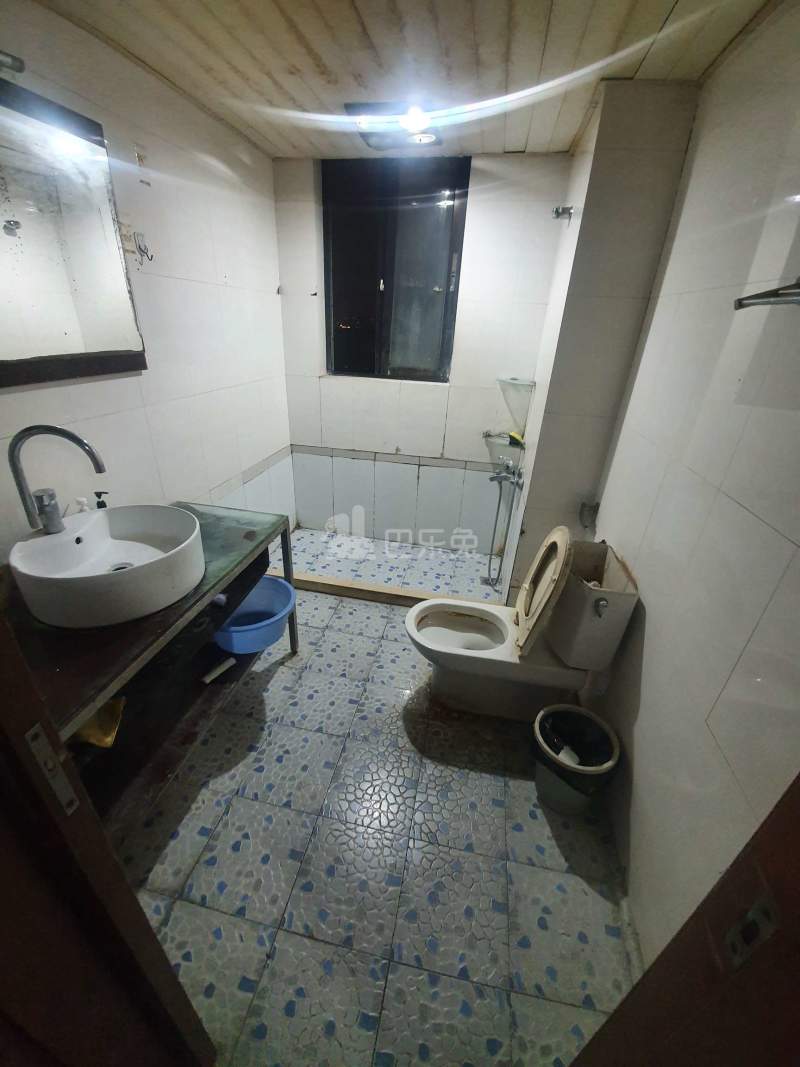 虹叶花苑3027706卫生间图28