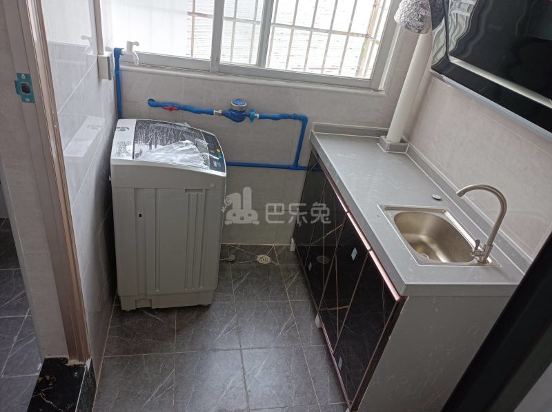 吉山村岐岗路360号10043000卫生间图16