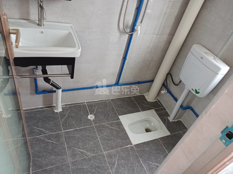 吉山村岐岗路360号10043000卫生间图14