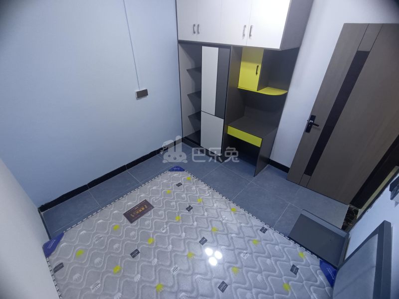 吉山村岐岗路360号10043000客厅图13