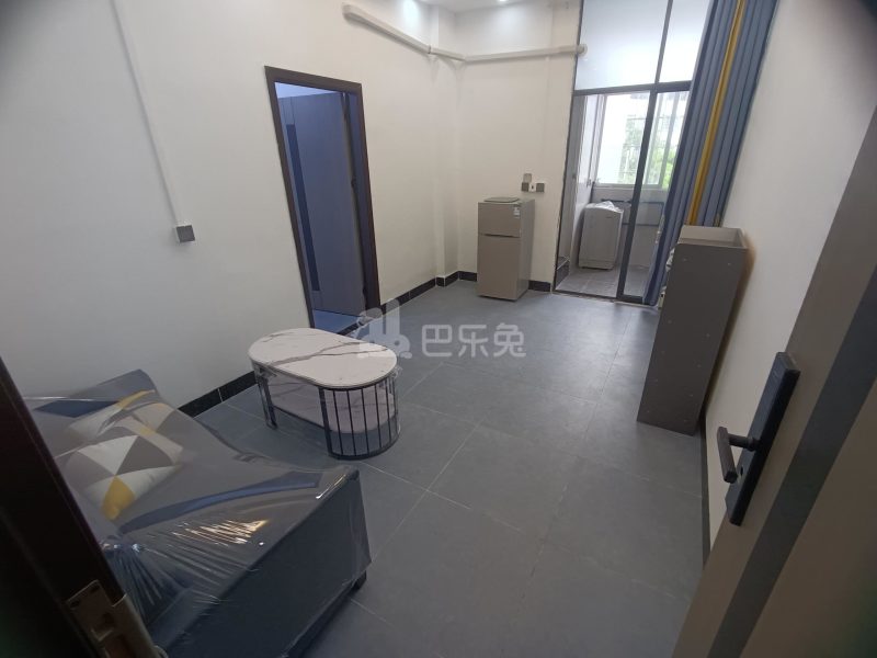 吉山村岐岗路360号10043000客厅图12