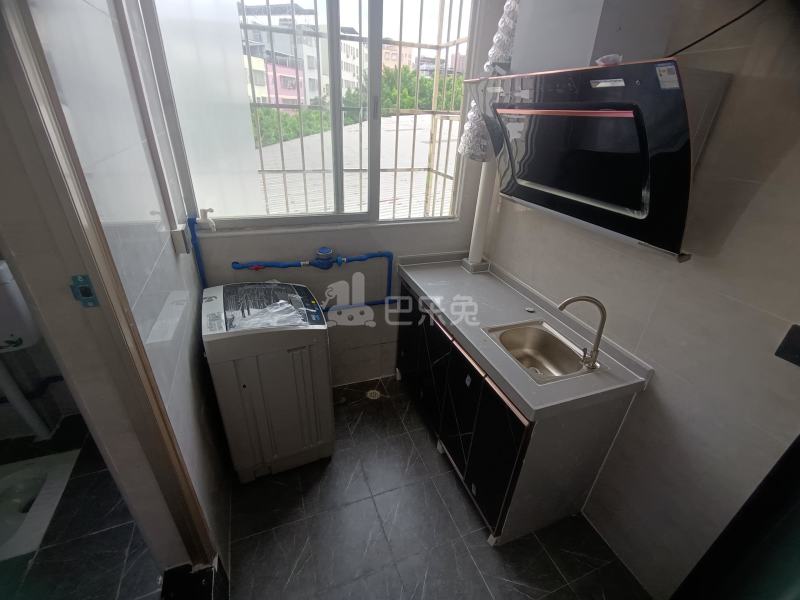 吉山村岐岗路360号10043000客厅图11