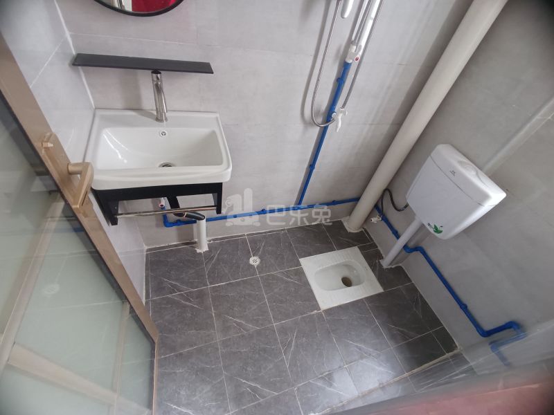 吉山村岐岗路360号10043000客厅图9