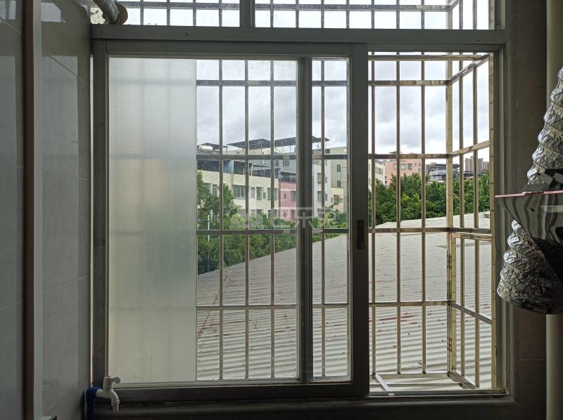 吉山村岐岗路360号10043000卫生间图15