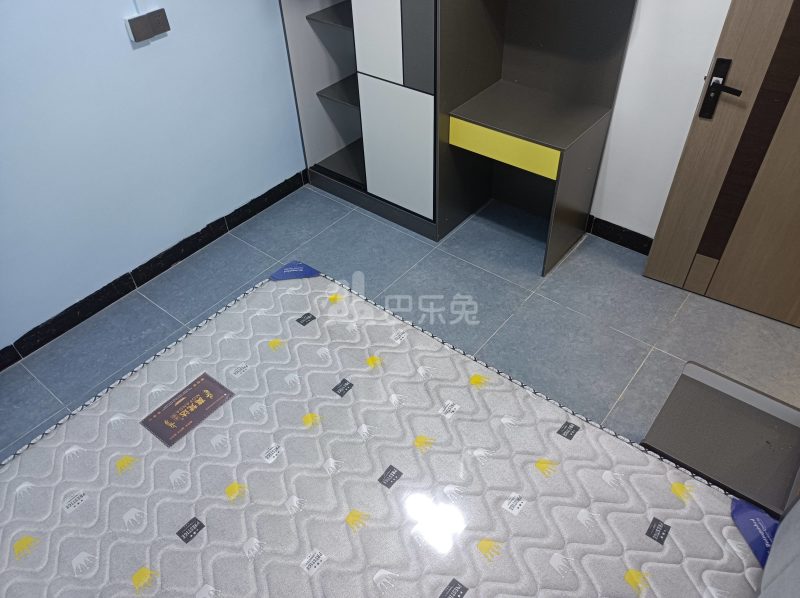 吉山村岐岗路360号10043000卧室图4