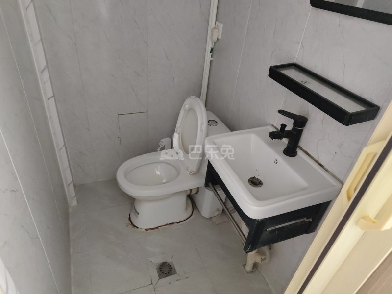 白银时代尚苑二期10046463卫生间图5