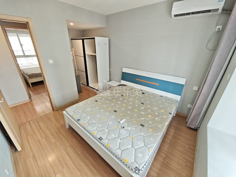 万科魅力花园10052755卧室图1