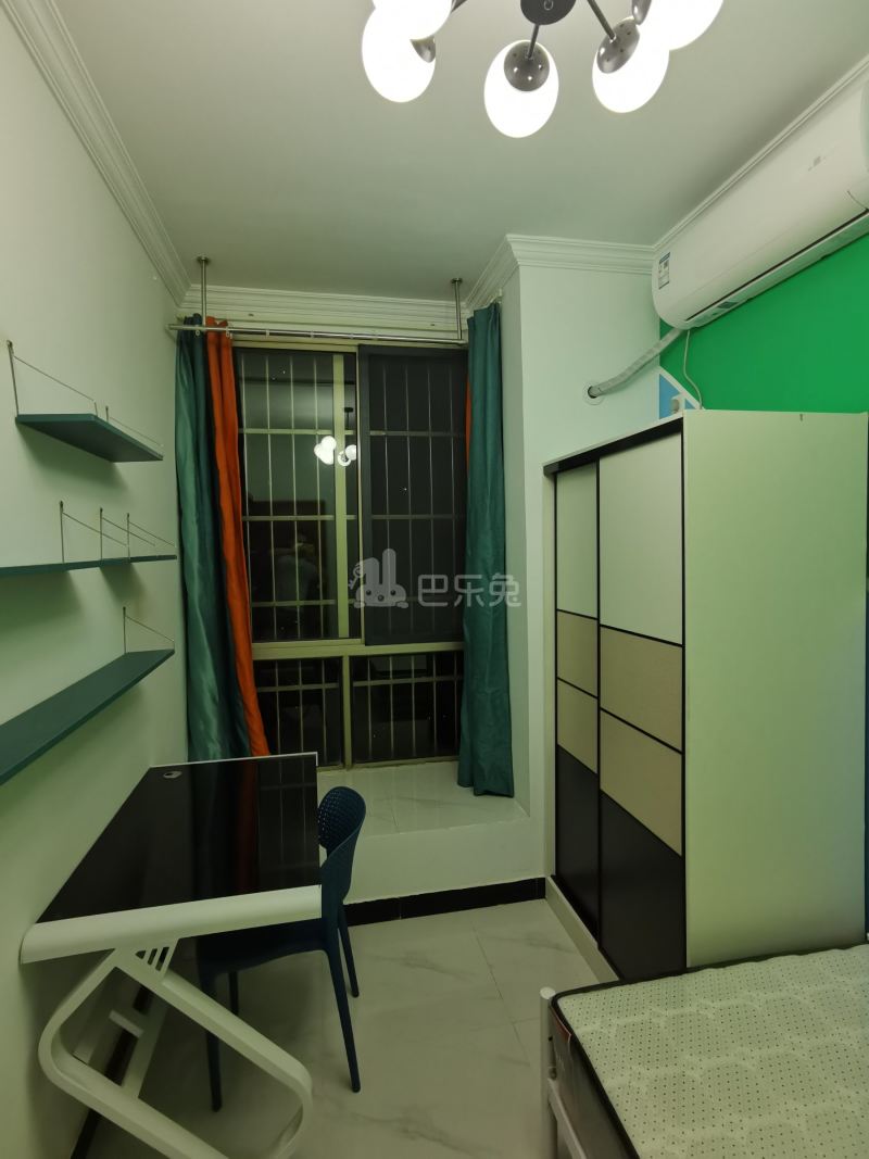 沪太路2660弄小区10053986卧室图6