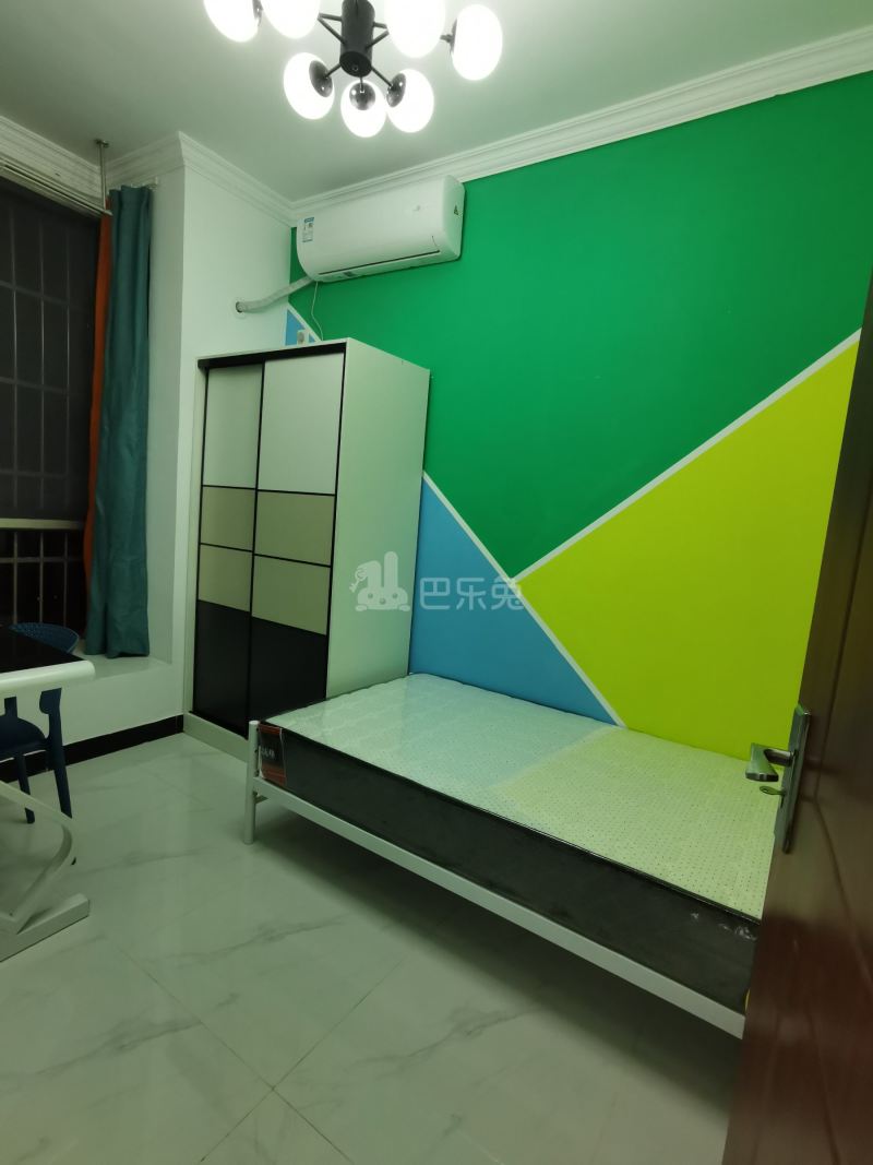 沪太路2660弄小区10053986卧室图5