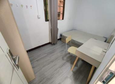 佛庵坊大街五巷五号之一 1室1厅1卫