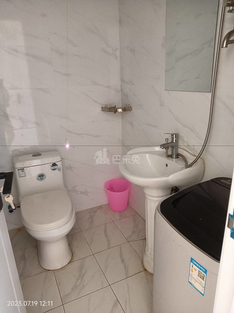 高石公路1688弄10056210卫生间图9