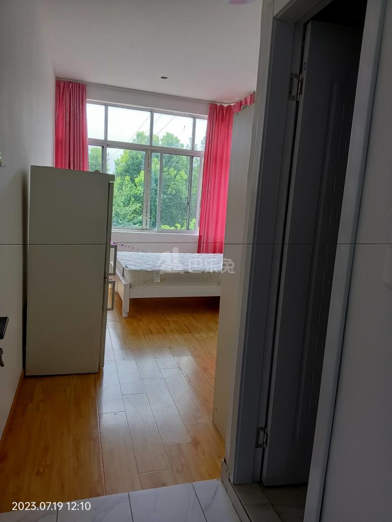 高石公路1688弄10056210卧室图0