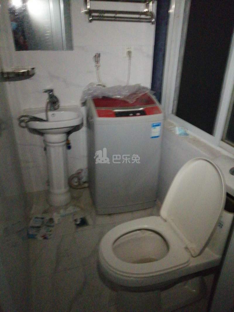 高石公路1688弄10056211卫生间图11