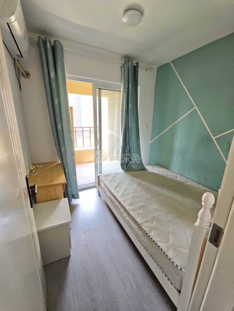 象屿都城嘉园2期10058390卧室图2