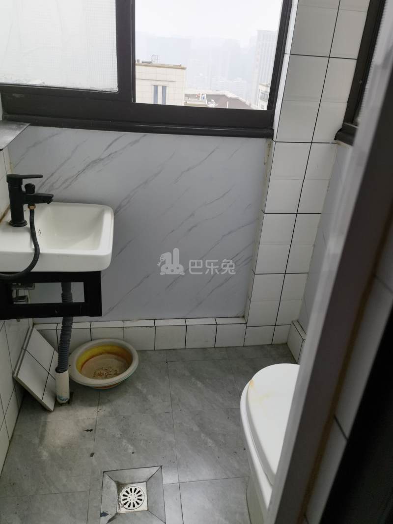 婺江家园三园10061140卫生间图4