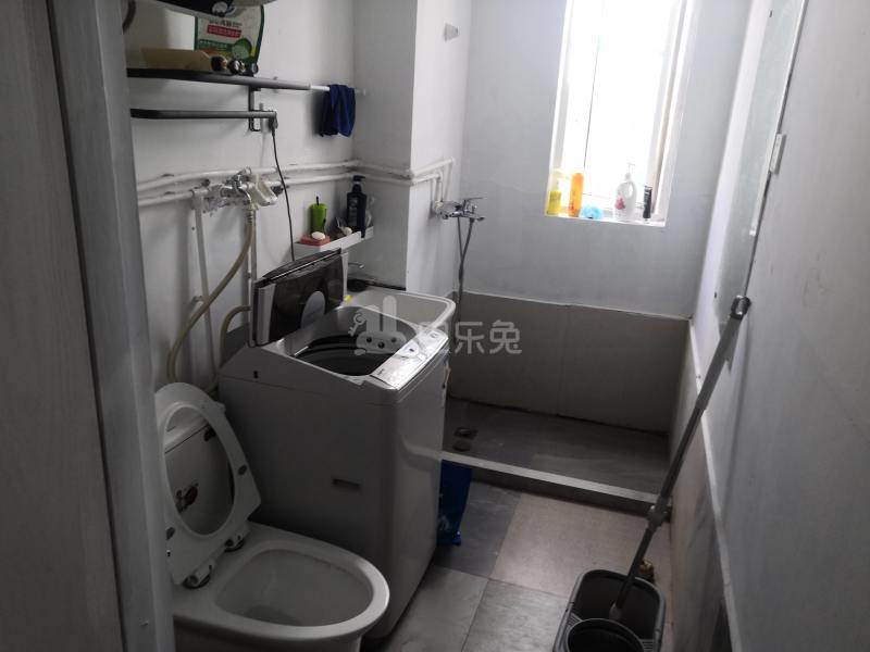 华欣家园10061398卫生间图5