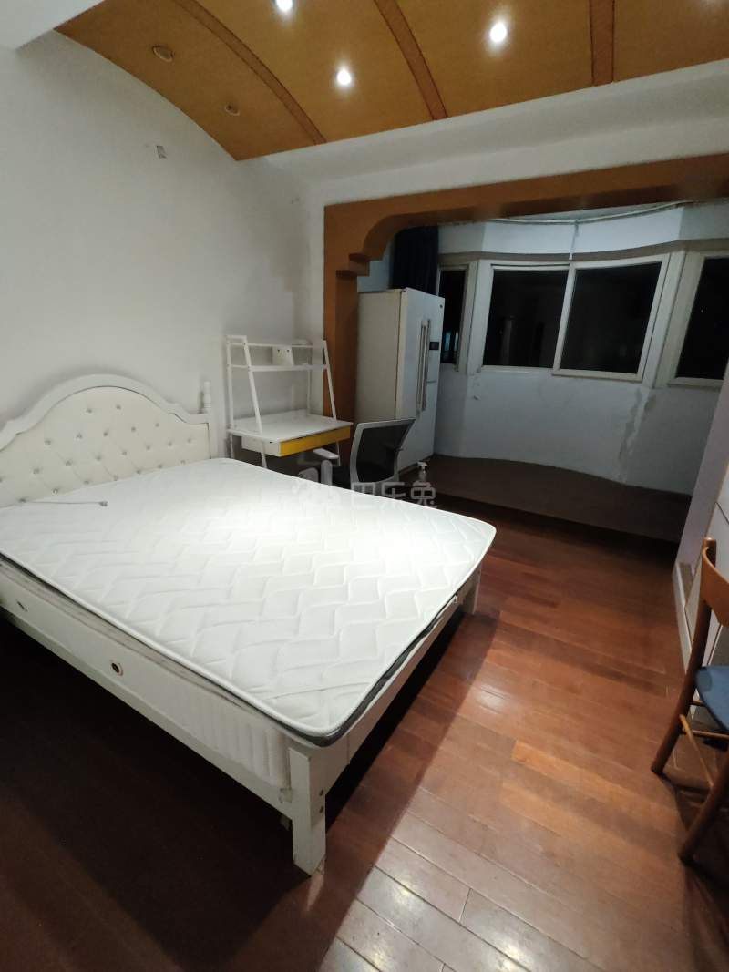 飘鹰花苑南区10064888卧室图2