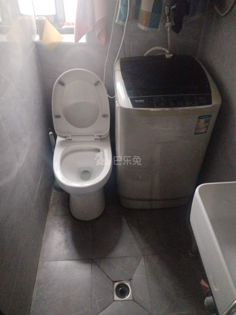 馨汇南苑10075380卫生间图8