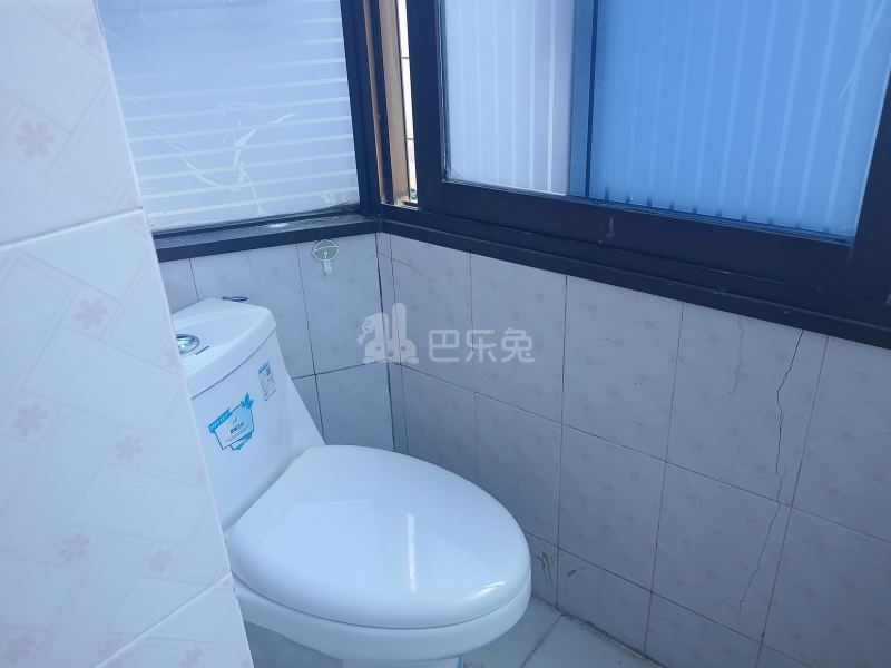 南场三村10079287卫生间图4