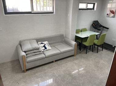 崮山小区四街坊 1室1厅1卫