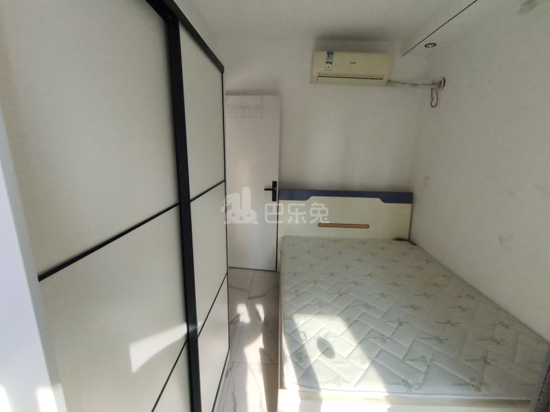 崧泽华城逸泰雅苑1期10080088卧室图4