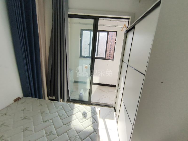 崧泽华城逸泰雅苑1期10080088卧室图3