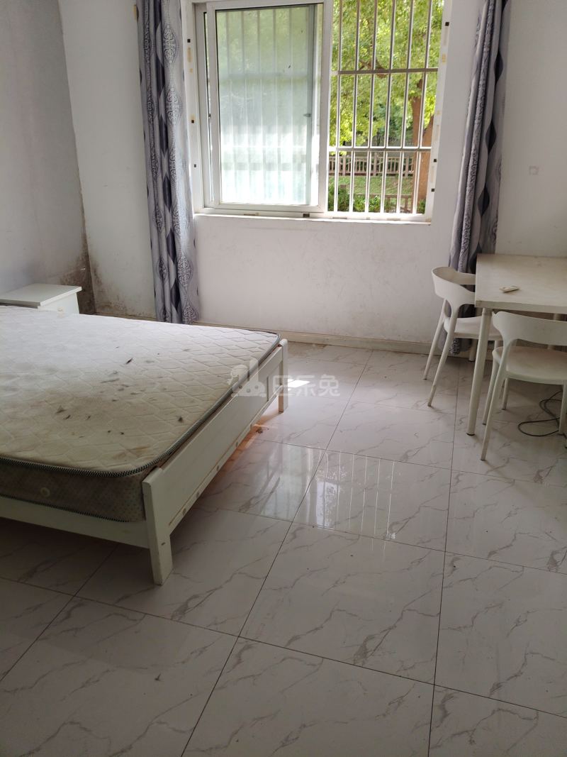 金沙鼎苑10084904卧室图0