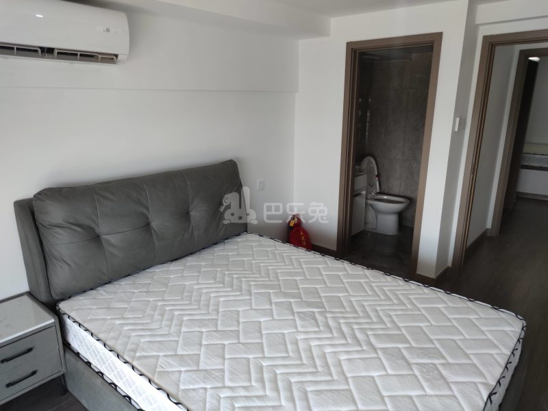 保利融信和光尘樾10089587卧室图2