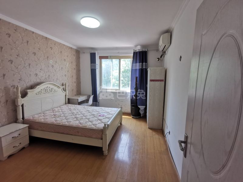 东郊村10100328卧室图0