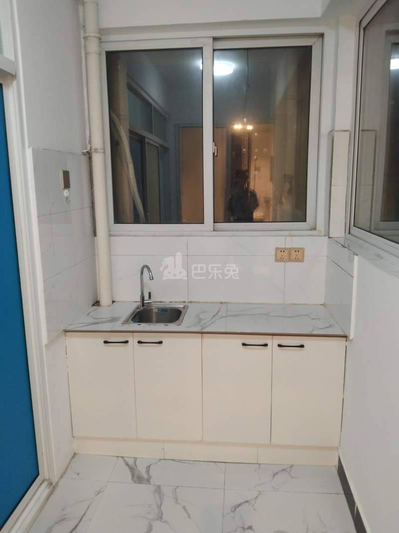 黄城花园西区10107680厨房图4