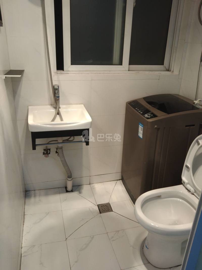 黄城花园西区10107680卫生间图5